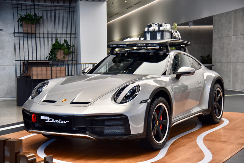 porsche-911-la-mau-xe-duoc-ua-thich-nhat-cua-hang-nay.jpg