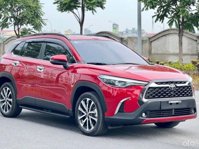 nhieu-nguoi-dung-danh-gia-toyota-cross-rat-cao-o-phan-than-xe.jpg